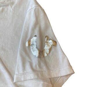 TRUE RELIGION T-shirt Short Sleeve V-neck Sz Med White Silver Logo NWOT